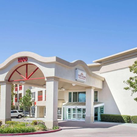Hawthorn Suites By Wyndham Livermore Esterno foto