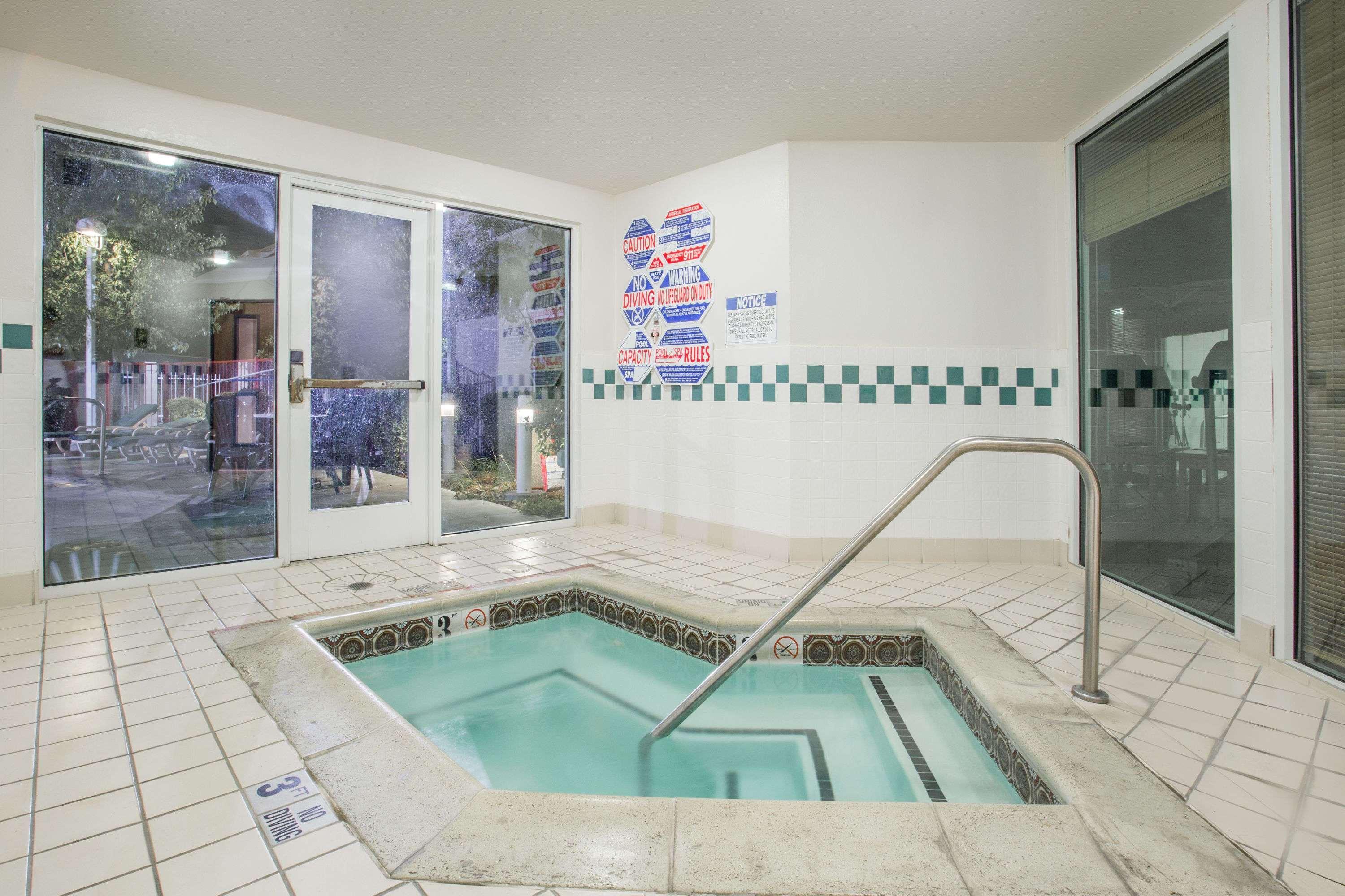 Hawthorn Suites By Wyndham Livermore Esterno foto